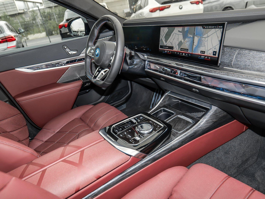 BMW M760