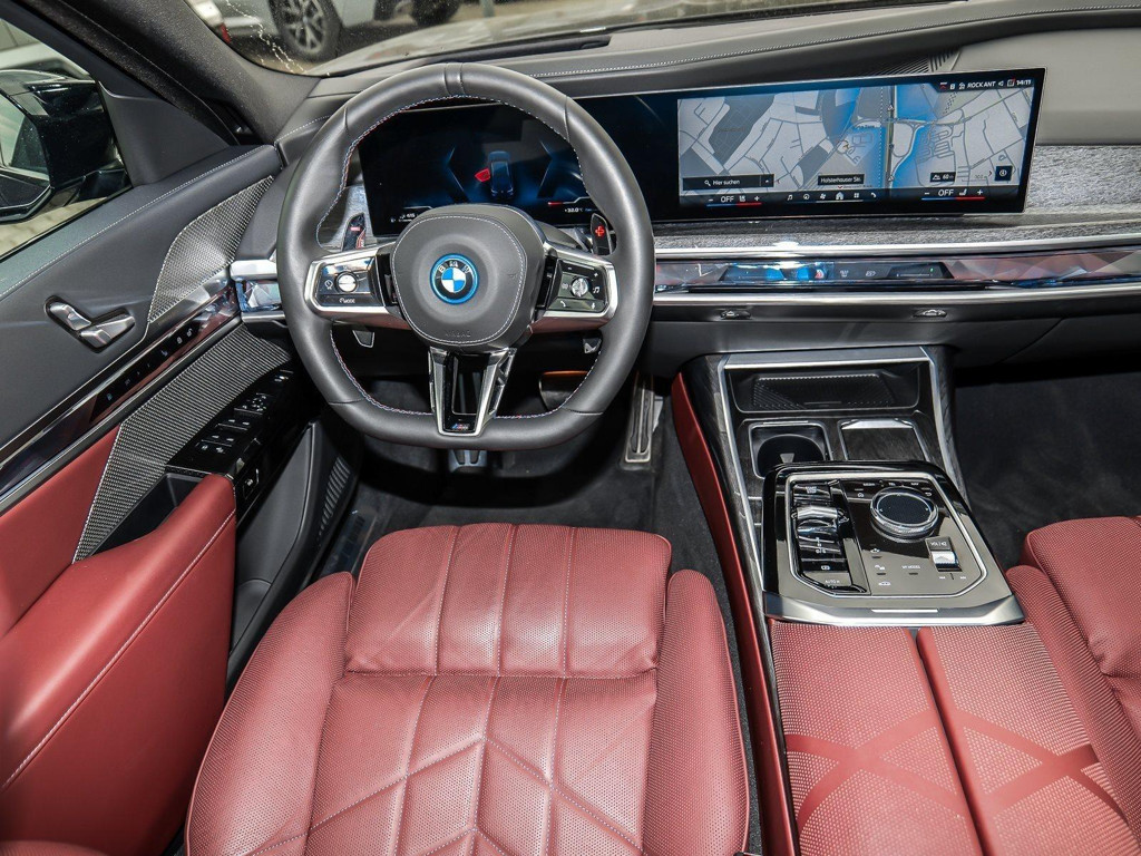 BMW M760