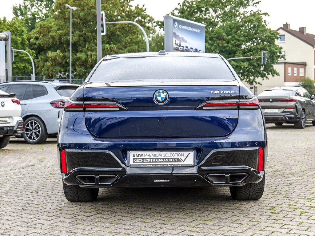 BMW M760