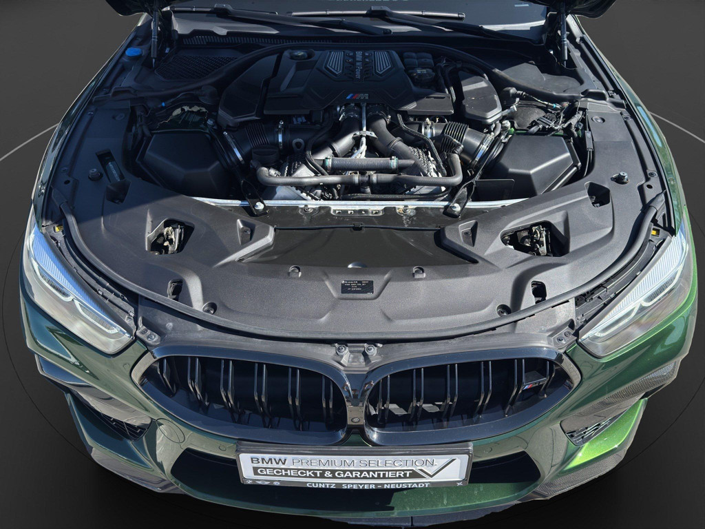 BMW M8