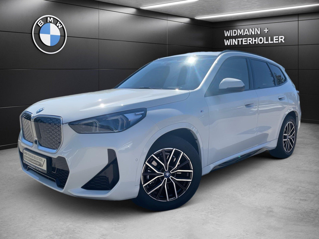BMW iX1