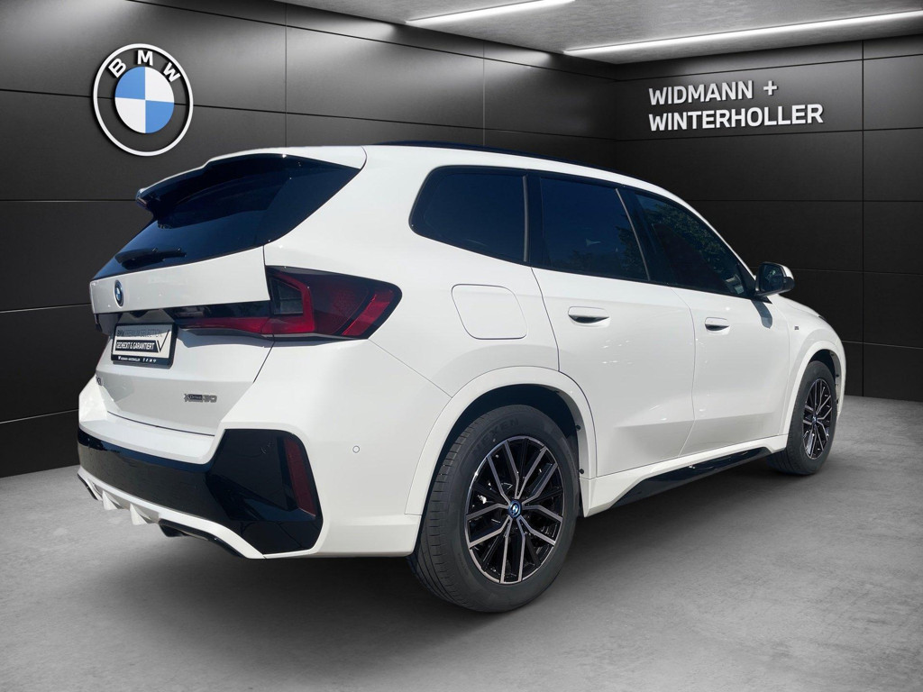 BMW iX1