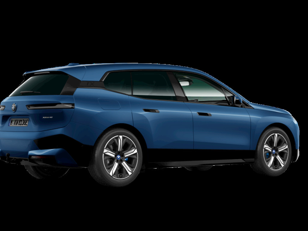 BMW iX