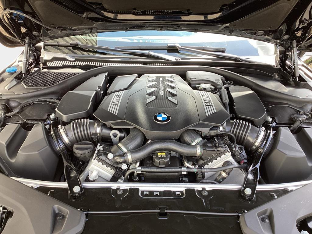 BMW M850