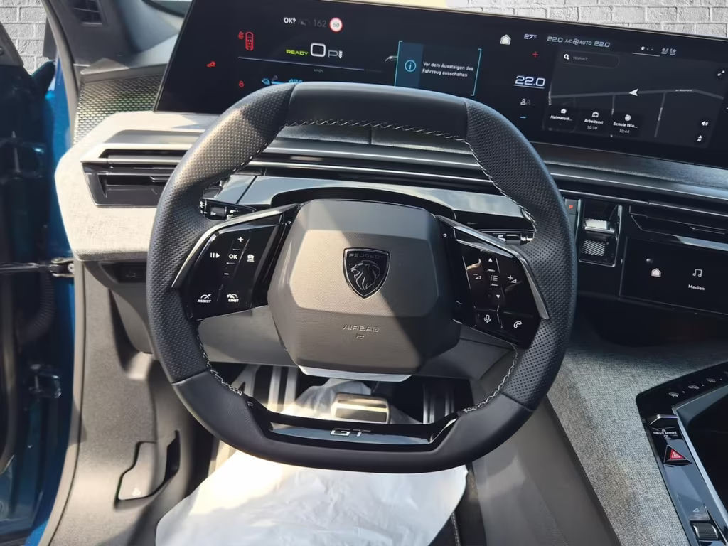 Peugeot E-3008