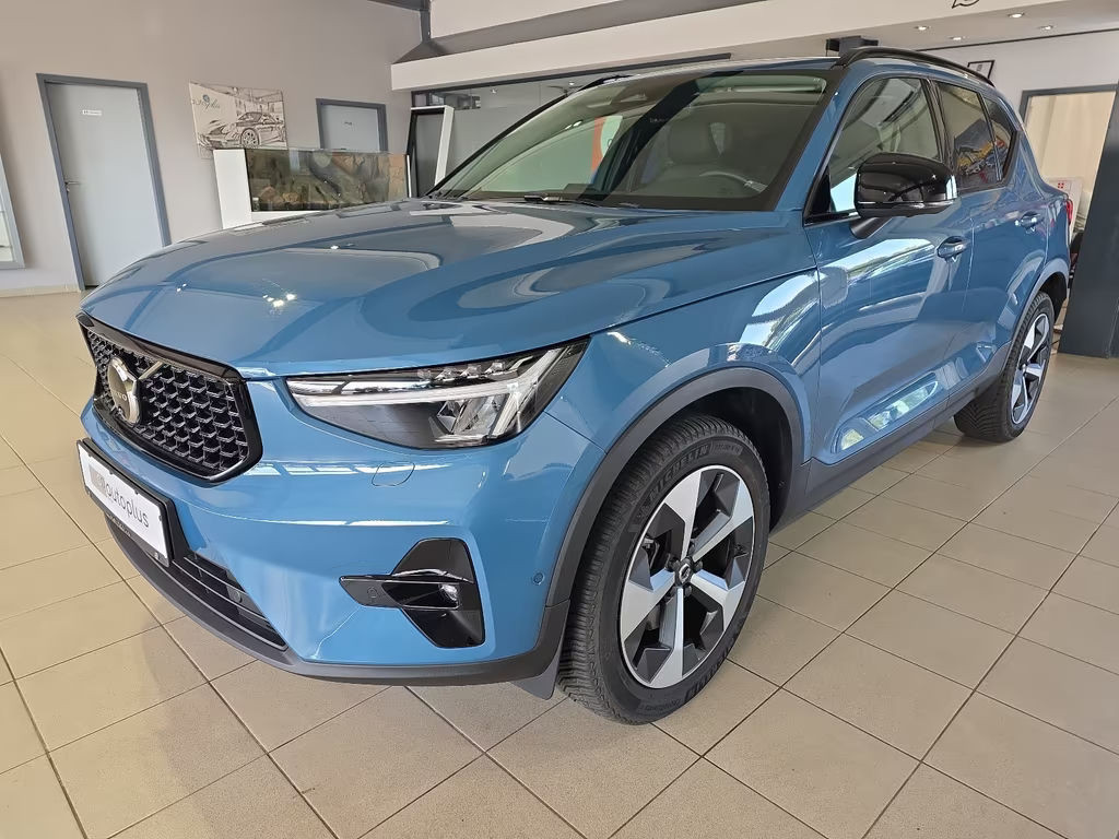 Volvo XC40 Plus Dark