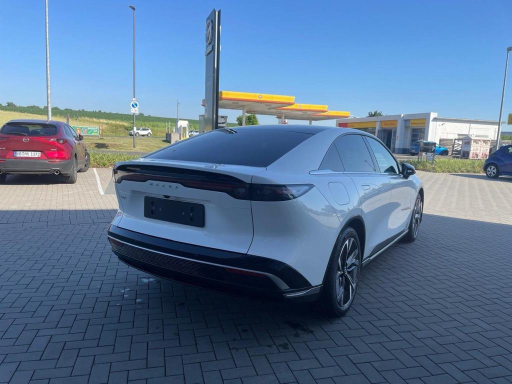 Mazda 6e