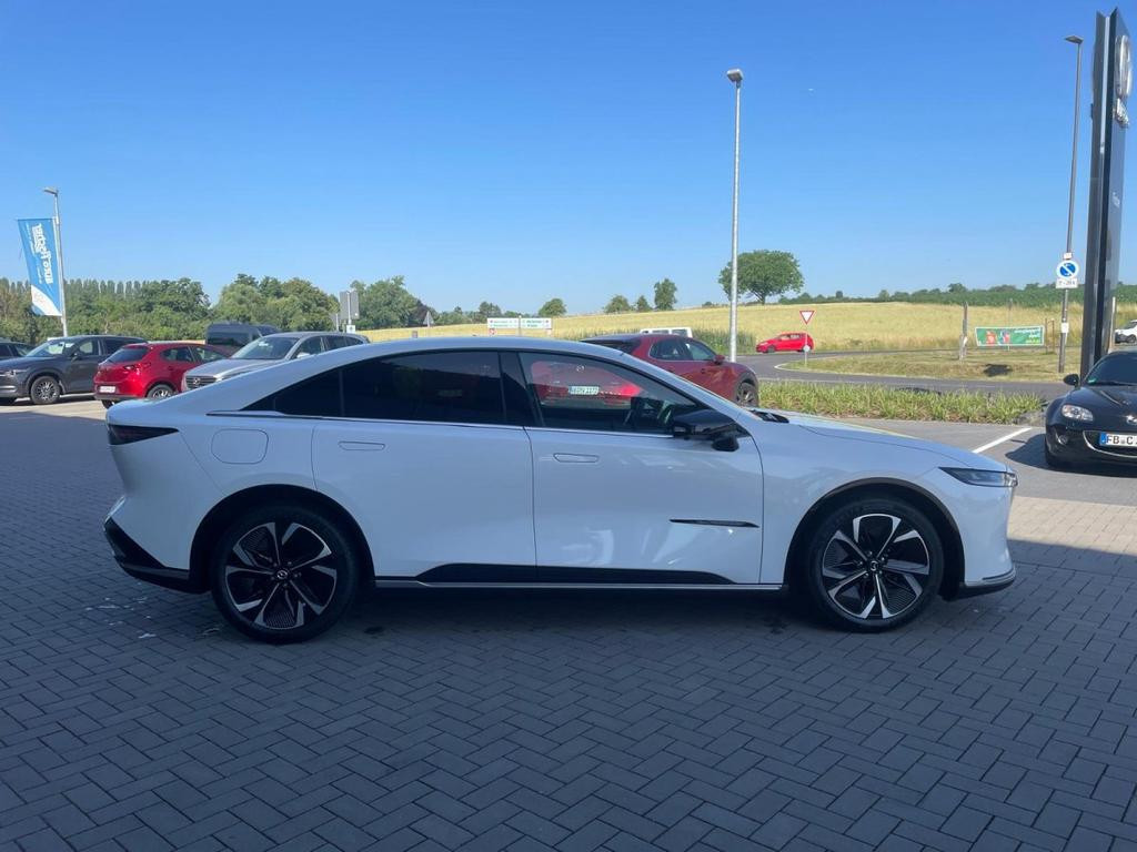 Mazda 6e