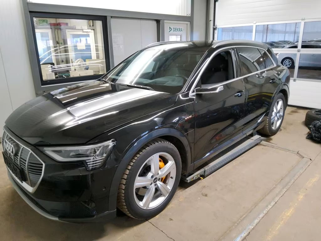 Audi e-tron Quattro 50