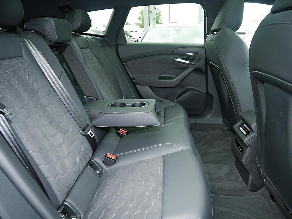 Audi S6 e-tron