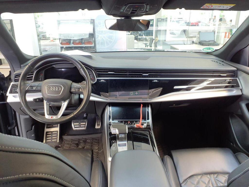 Audi SQ8