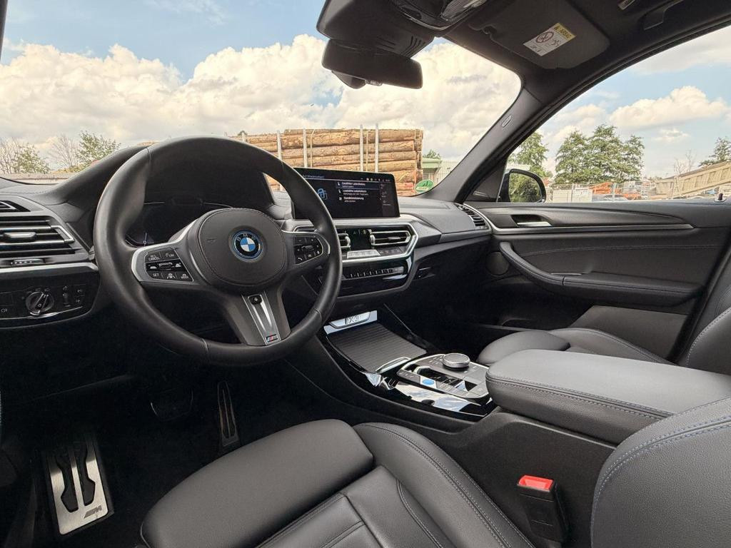 BMW iX3