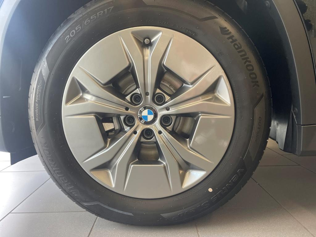 BMW iX1