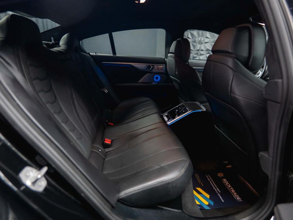 BMW M850