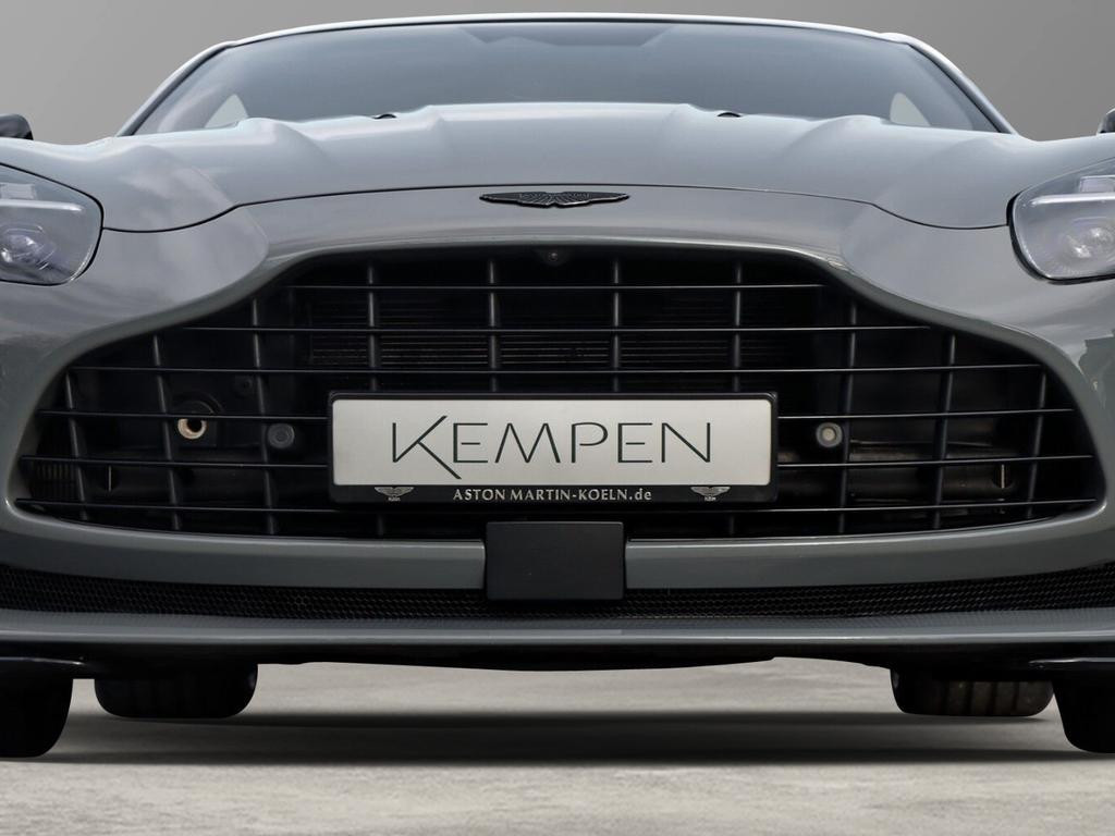 Aston Martin DB12
