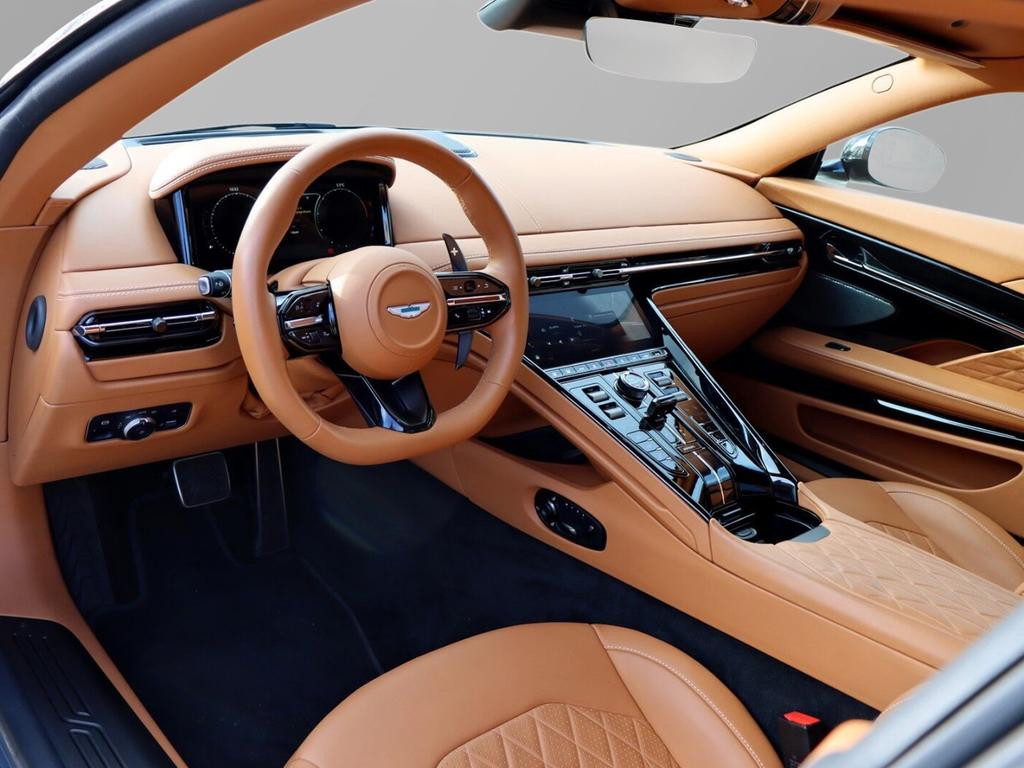Aston Martin DB12