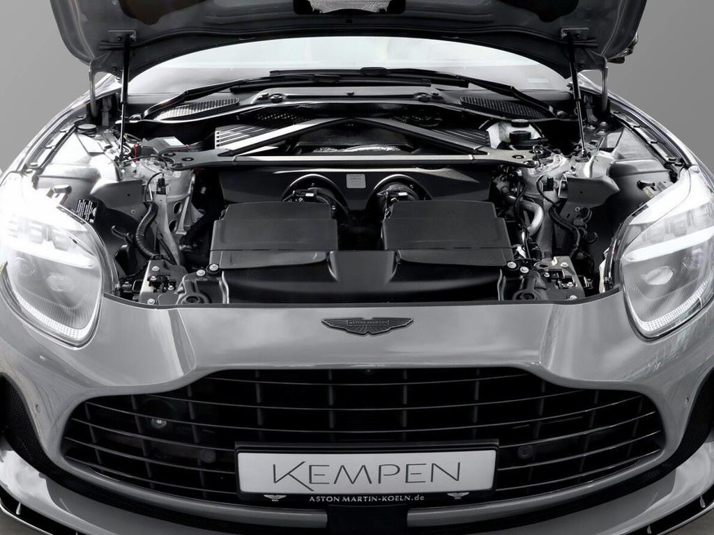 Aston Martin DB12