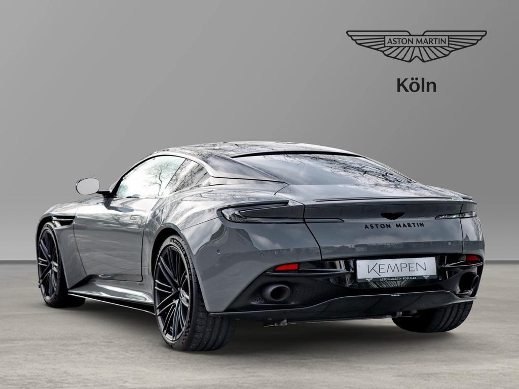 Aston Martin DB12