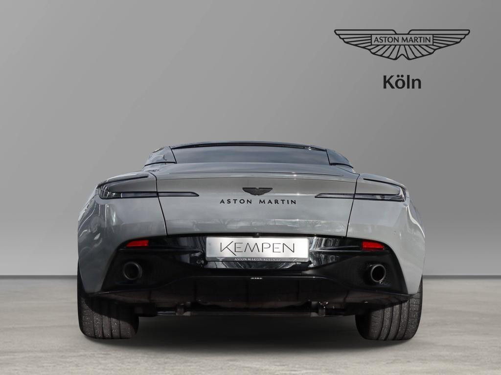 Aston Martin DB12