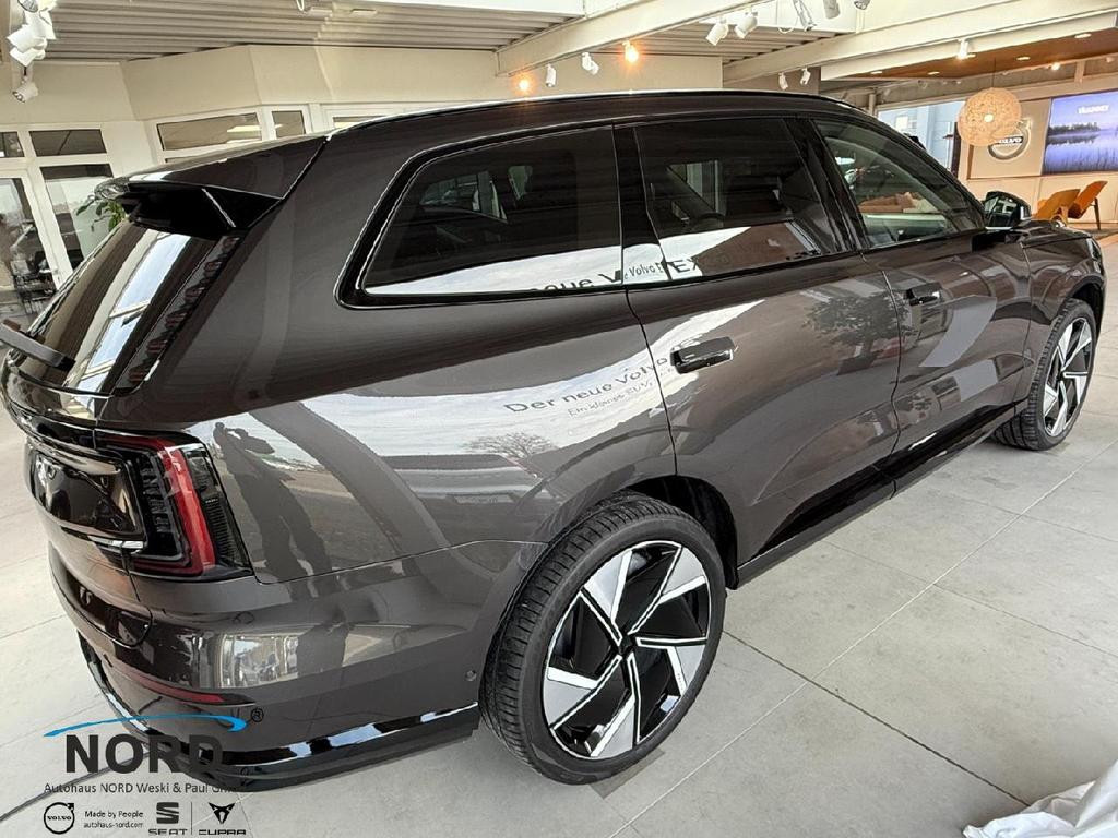 Volvo EX90