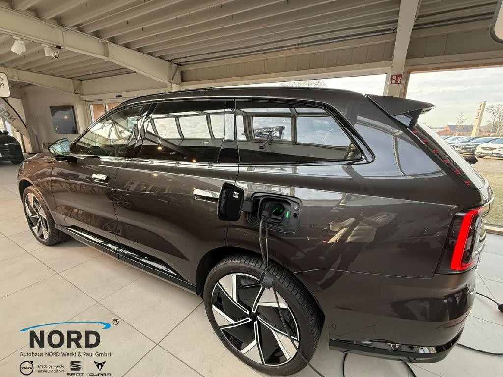 Volvo EX90