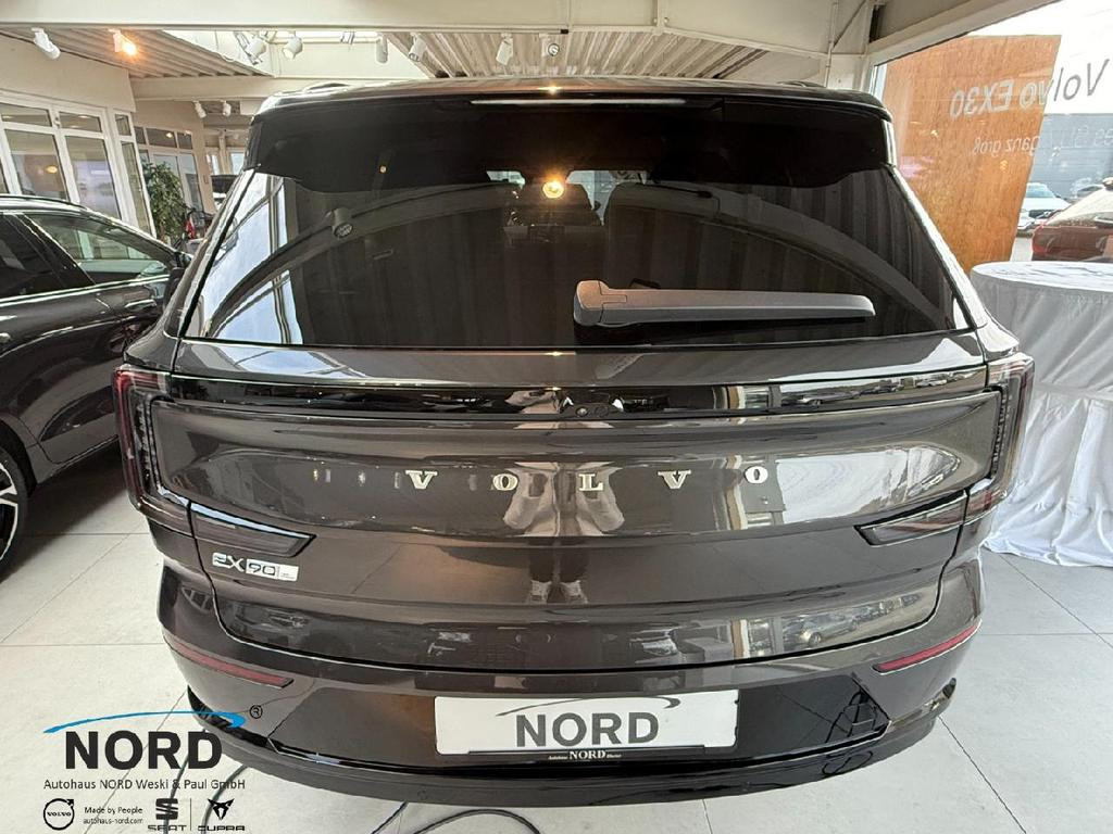 Volvo EX90