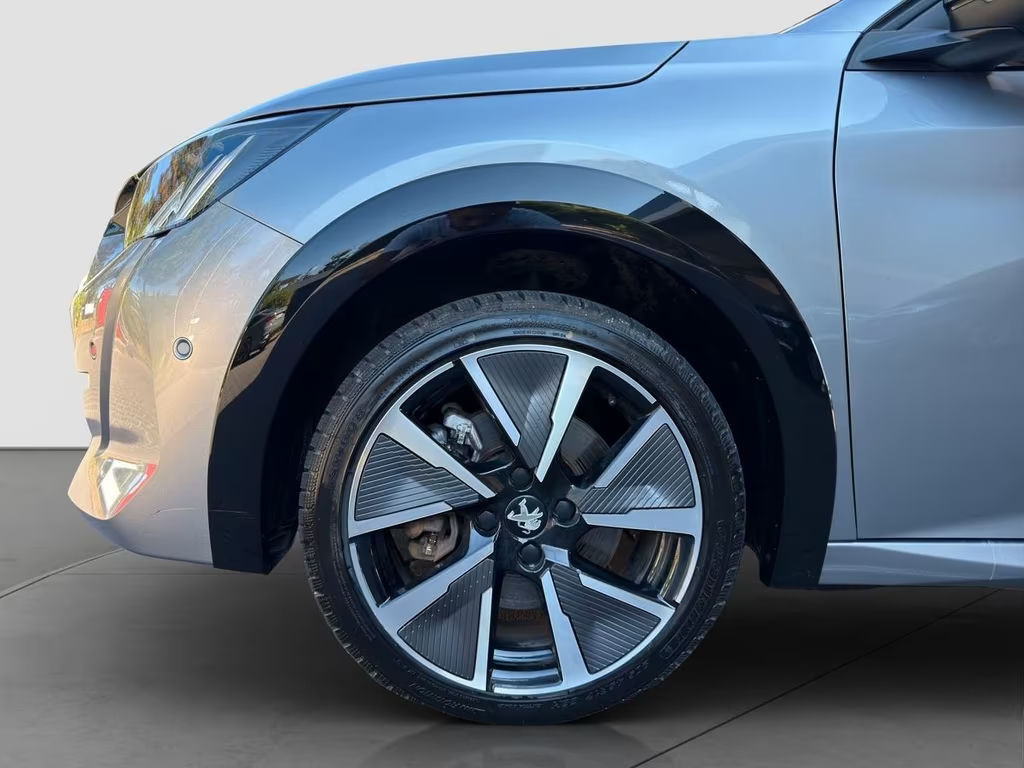 Peugeot e-208