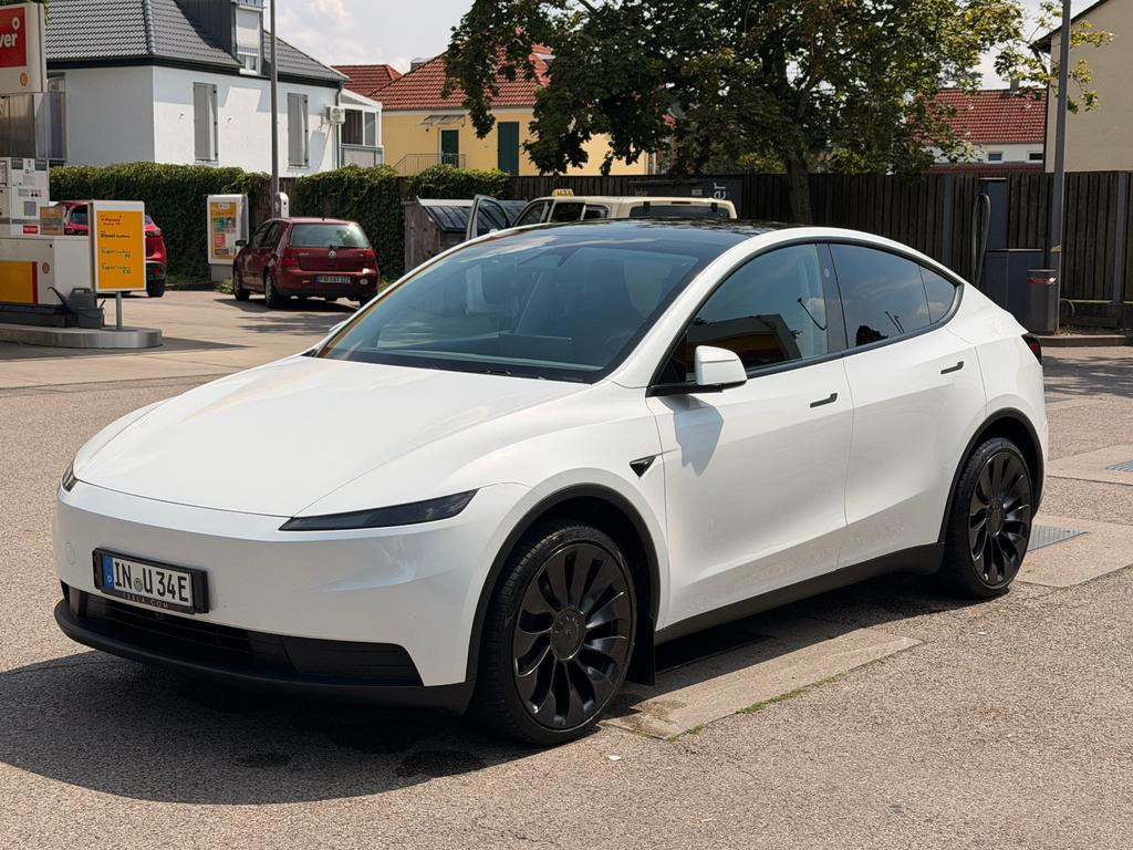 Tesla Model Y Long Range RWD