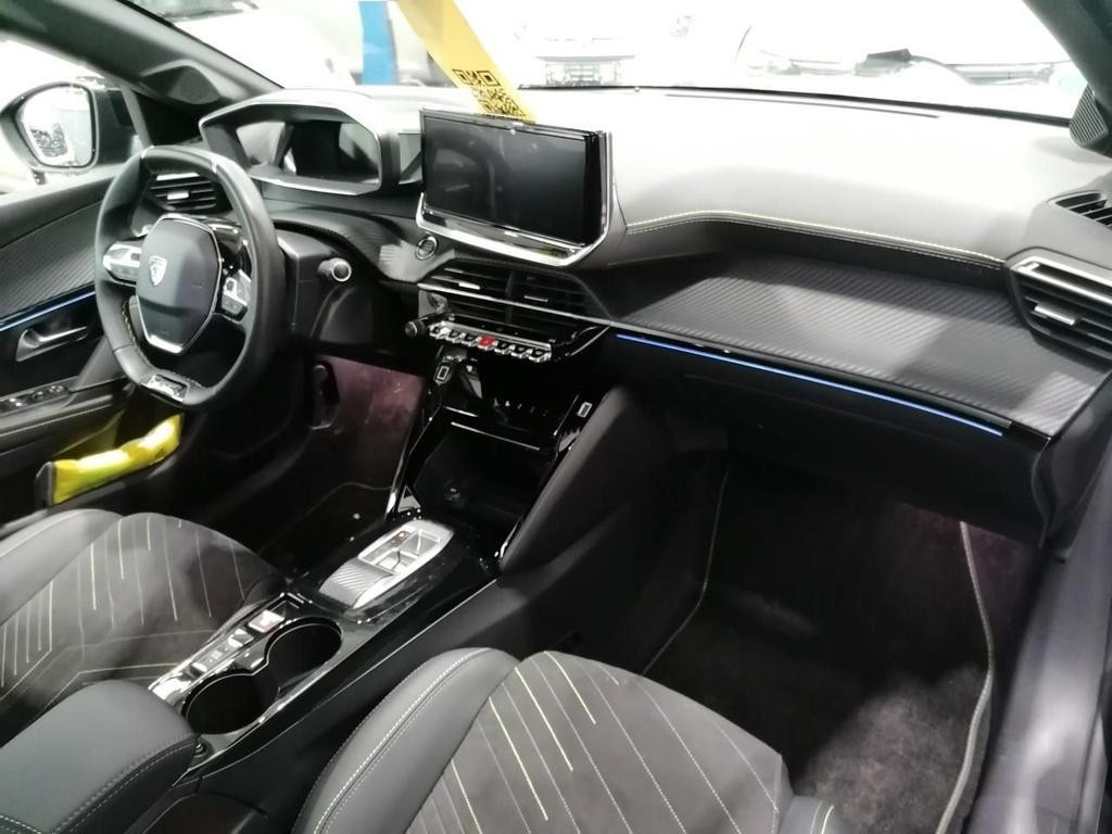 Peugeot e-208