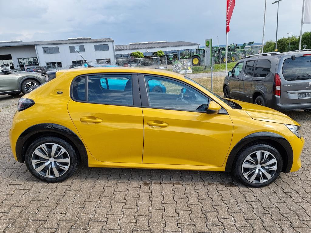 Peugeot e-208