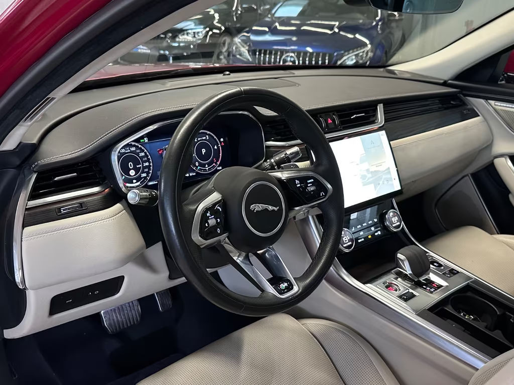 Jaguar XF