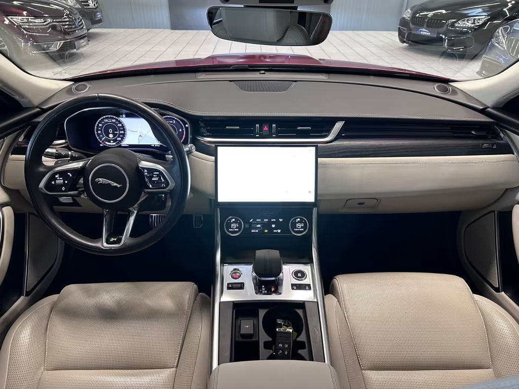 Jaguar XF