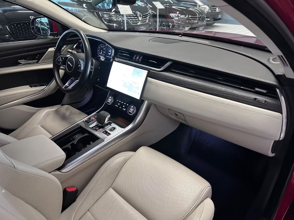 Jaguar XF