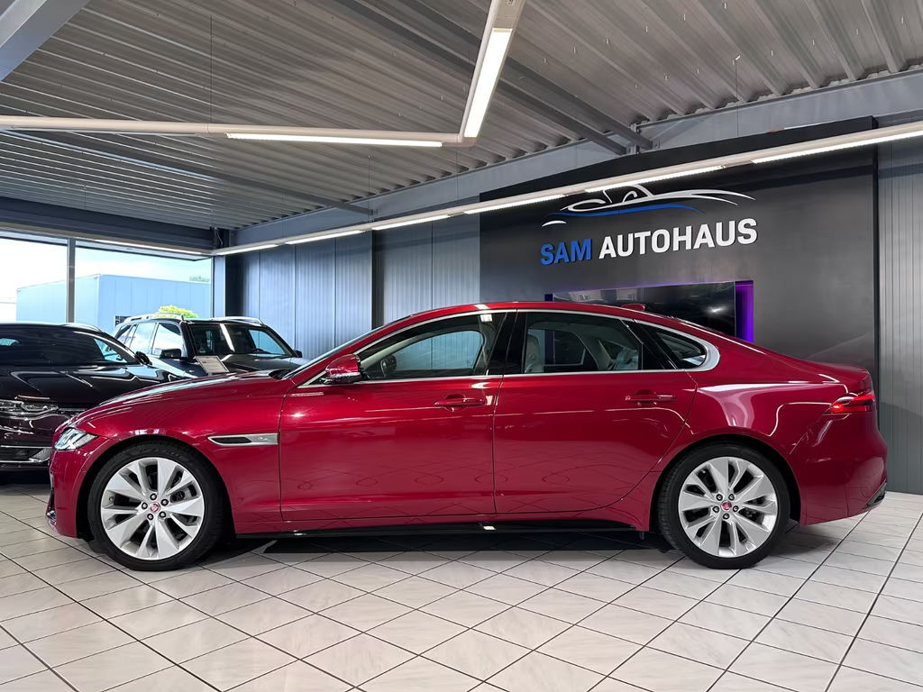 Jaguar XF