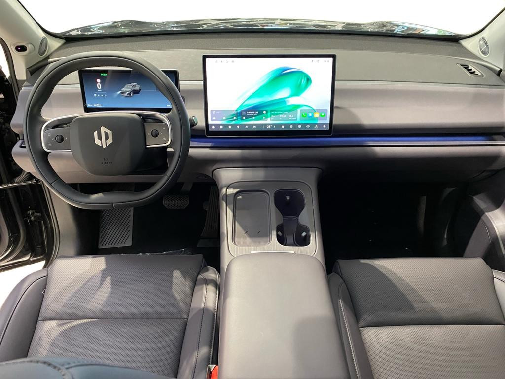Leapmotor C10
