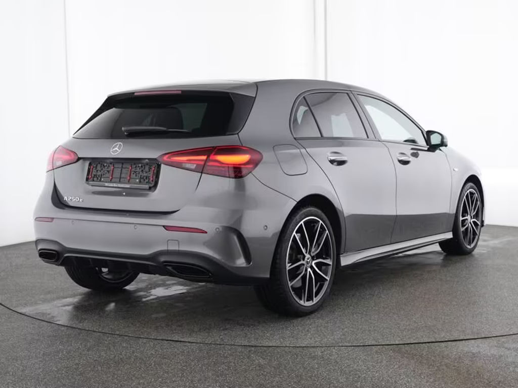 Mercedes-Benz A-Klasse A 250 AMG Line A 250 e