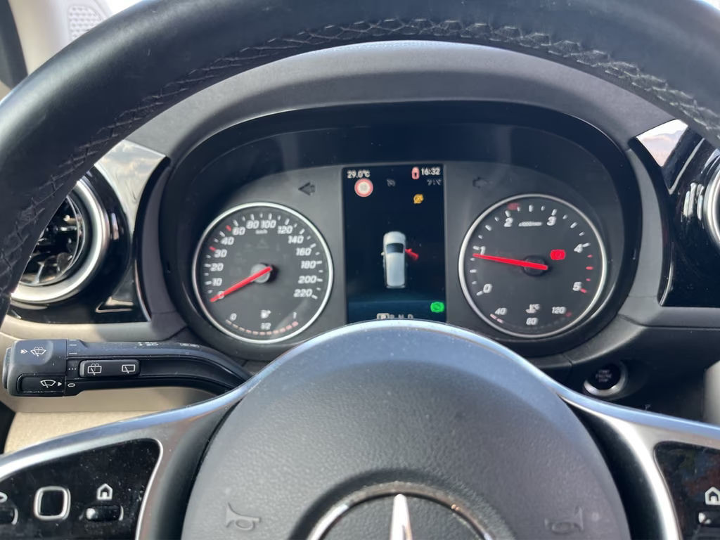 Mercedes-Benz T 180