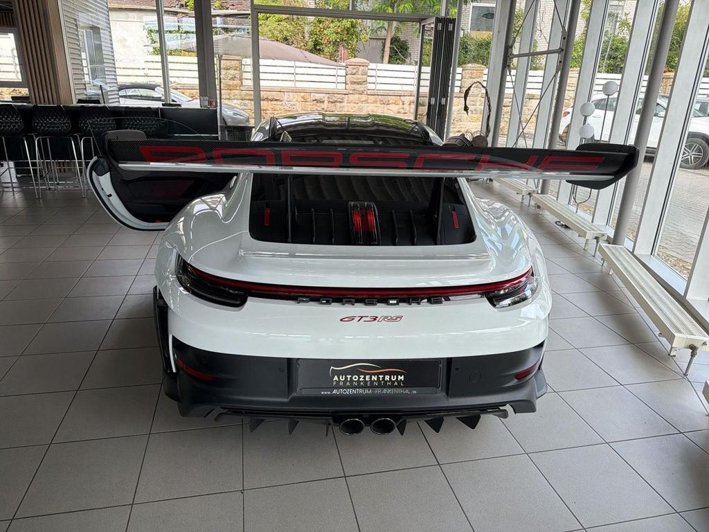 Porsche 911 GT3 992