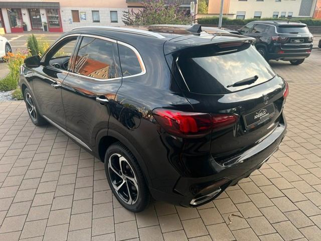 MG HS