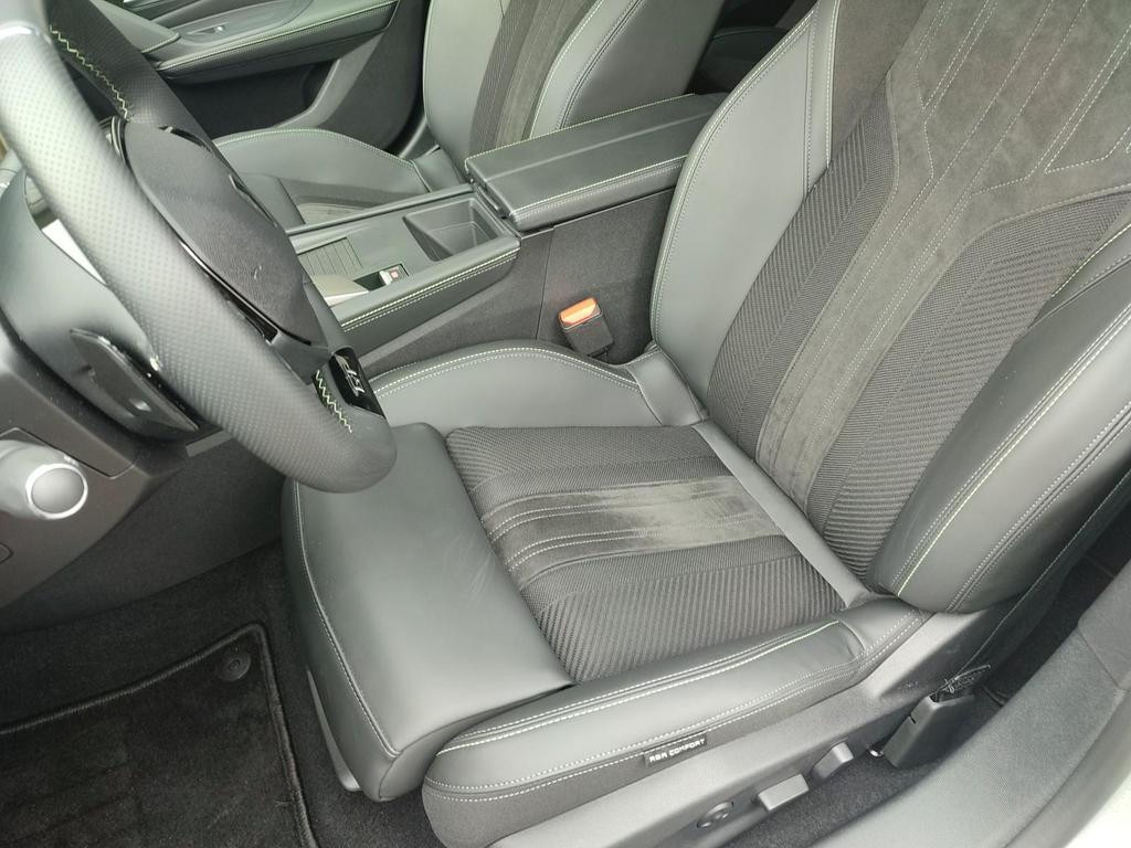 Peugeot e-308