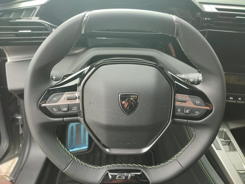 Peugeot e-308
