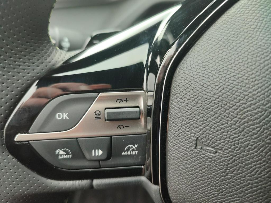 Peugeot e-308