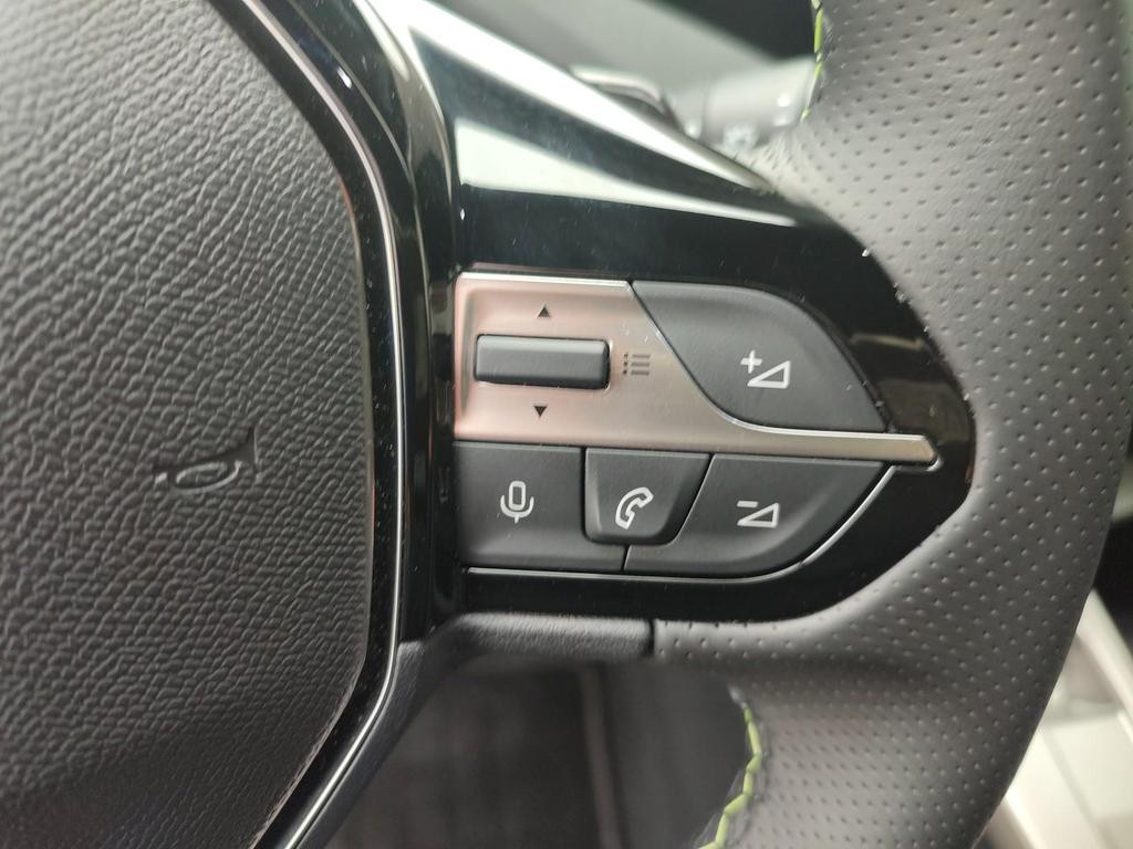 Peugeot e-308