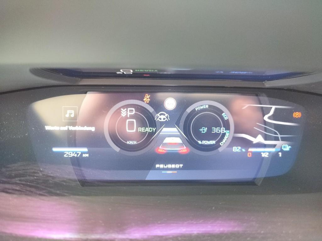 Peugeot e-308