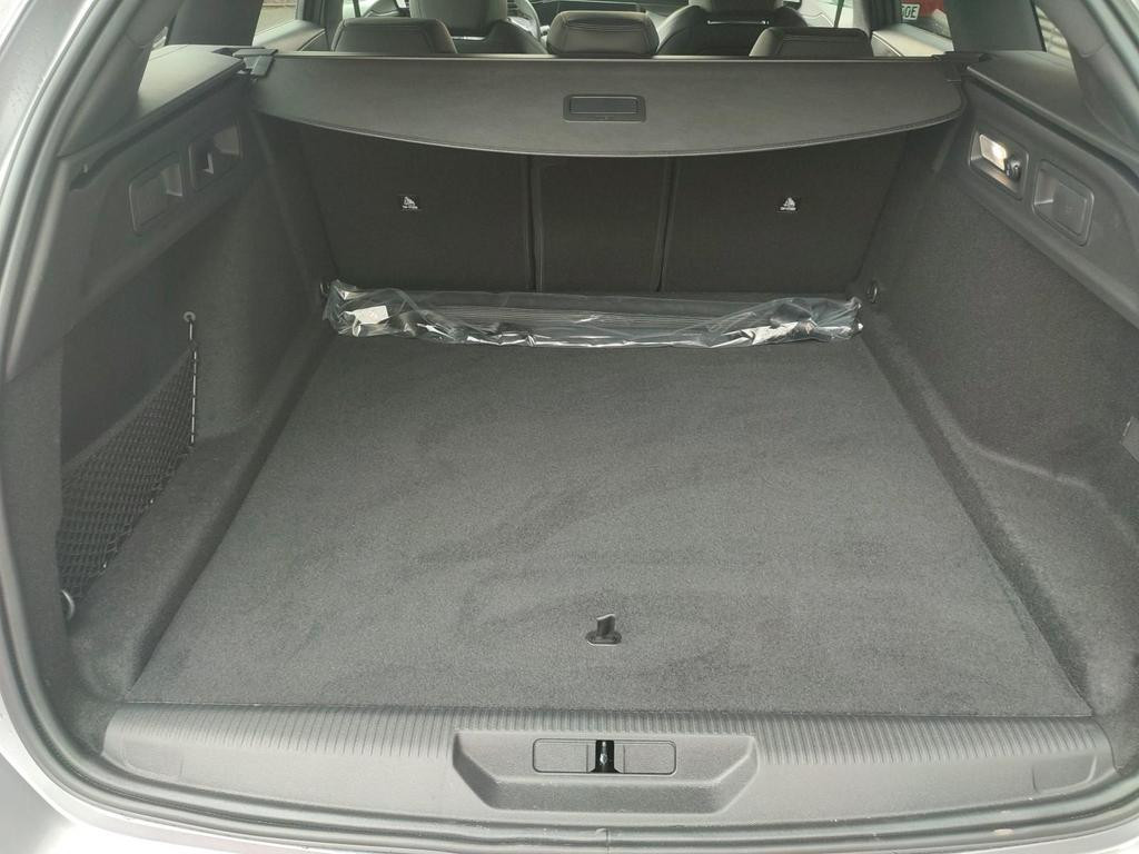 Peugeot e-308