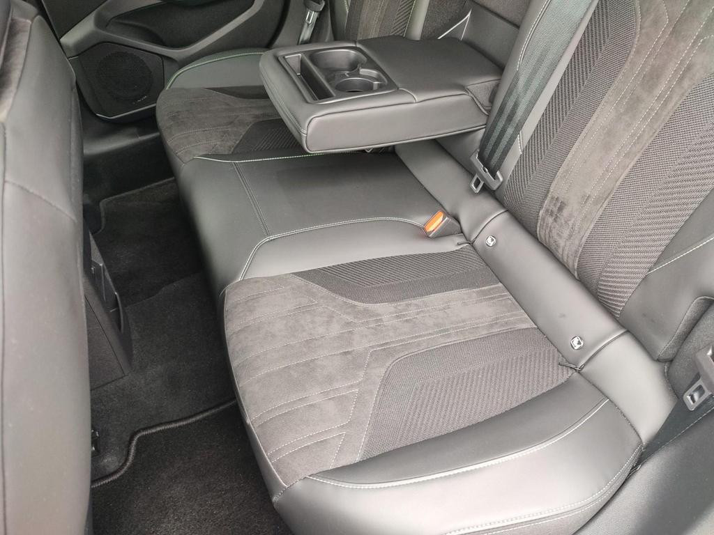 Peugeot e-308