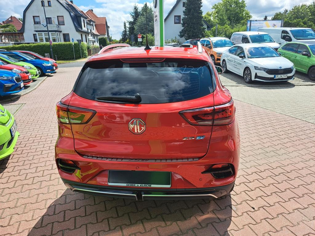 MG ZS