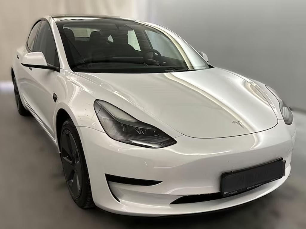 Tesla Model 3 RWD