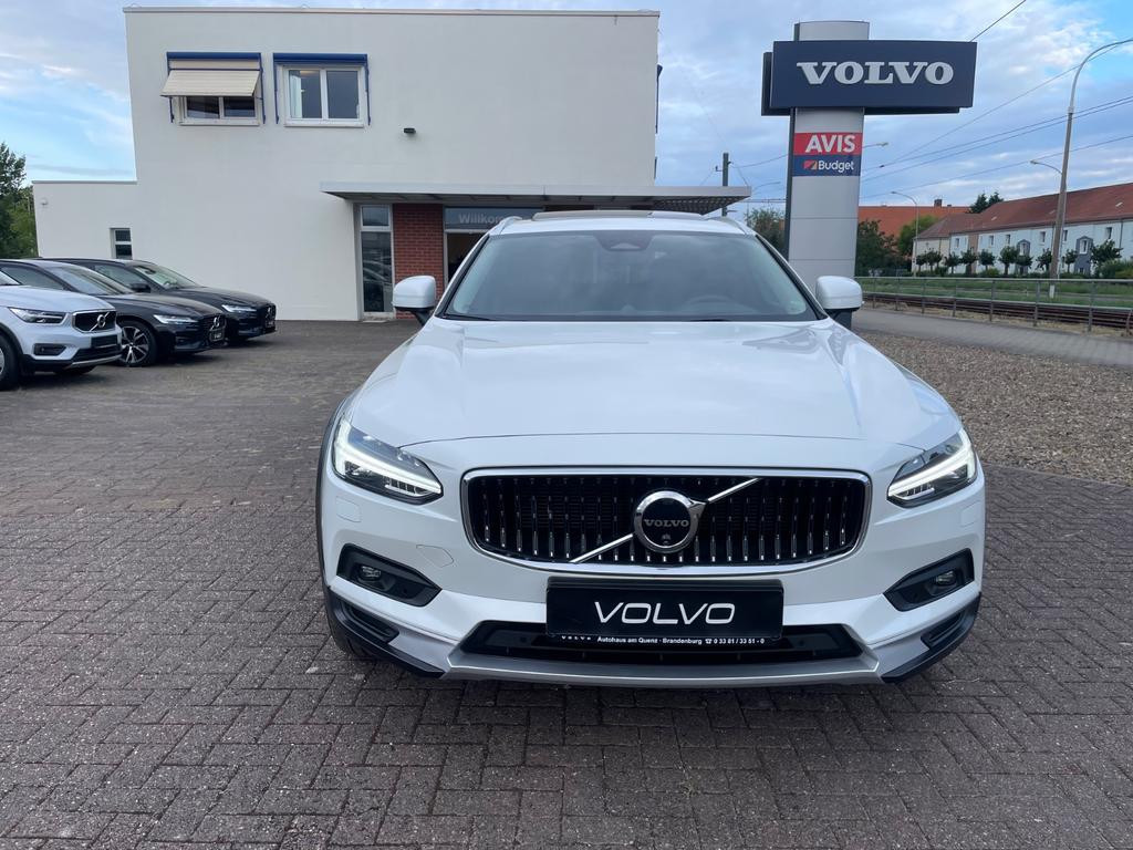 Volvo V90 Cross Country