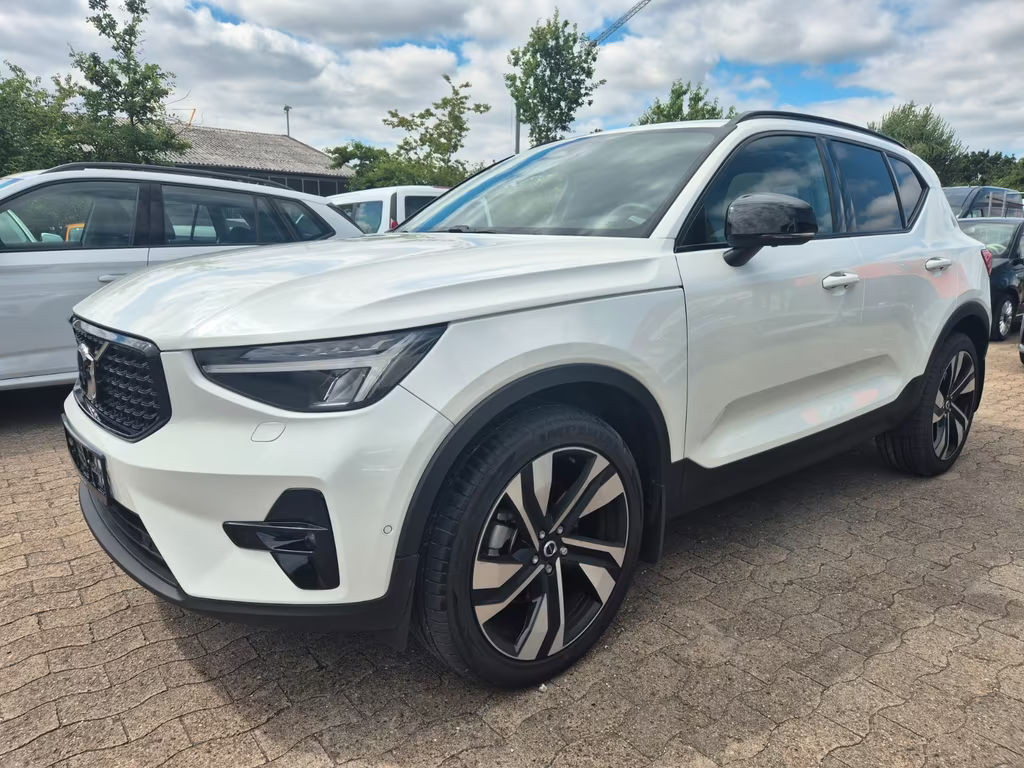 Volvo XC40 AWD Ultimate Dark